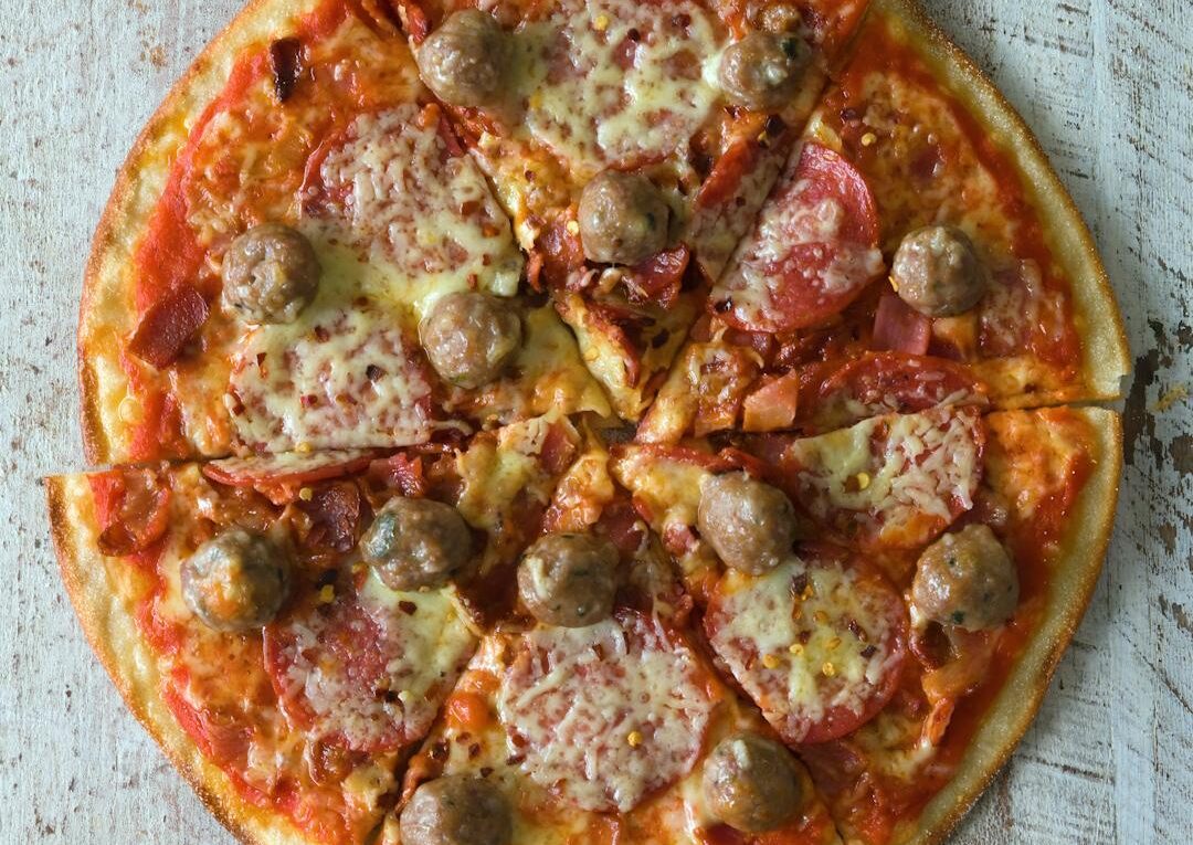 Czy można podzielić pizzę idealnie na równe części? Geometria w kuchni