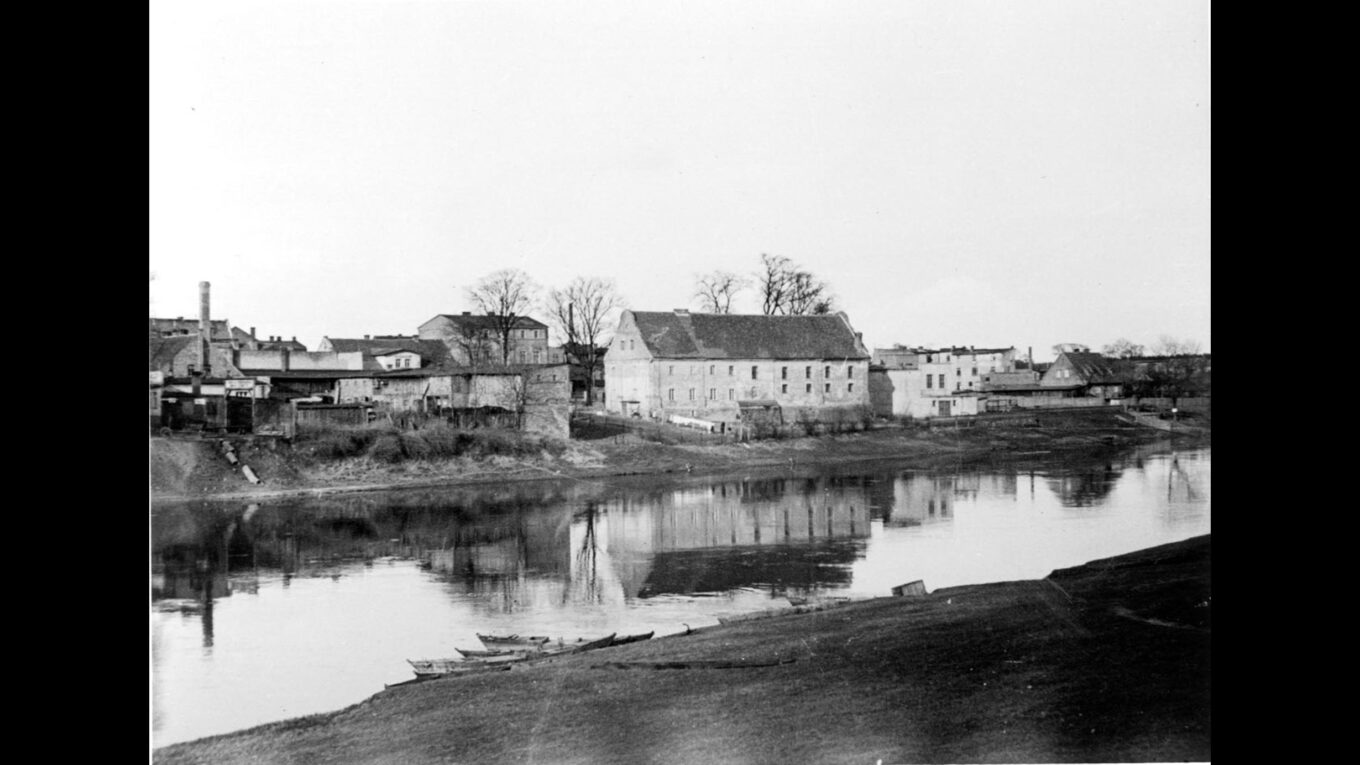 Przelamujac Brauera: rozwiazanie Wysokiego Zera w teorii grup