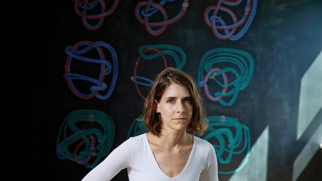 Topologiczny triumf: Lisa Piccirillo rozwiazuje zagadke supla Conwaya